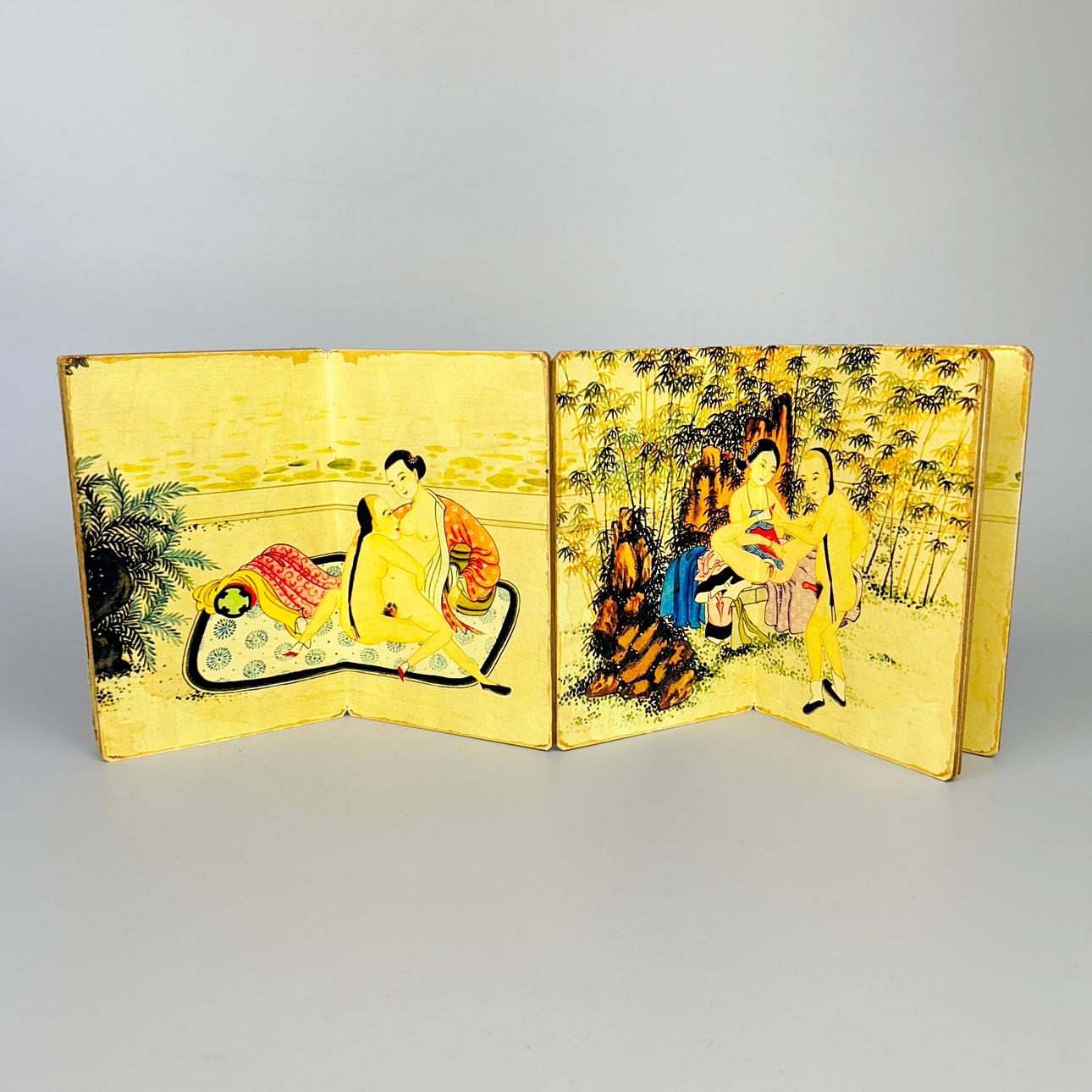CHINESE FOLDING EROTIC BOOK