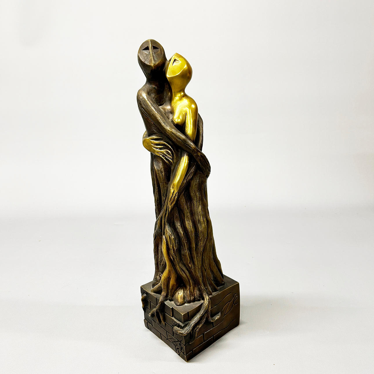 INTERESTING BRONZE SCULPTURE